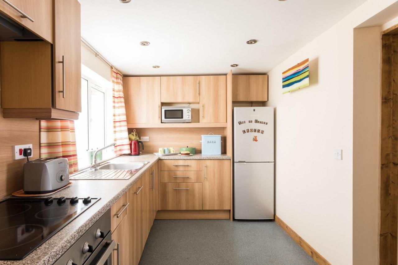 2 Tan Yr Eglwys Villa Pontardawe Екстериор снимка