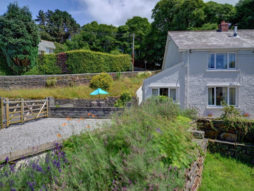2 Tan Yr Eglwys Villa Pontardawe Екстериор снимка